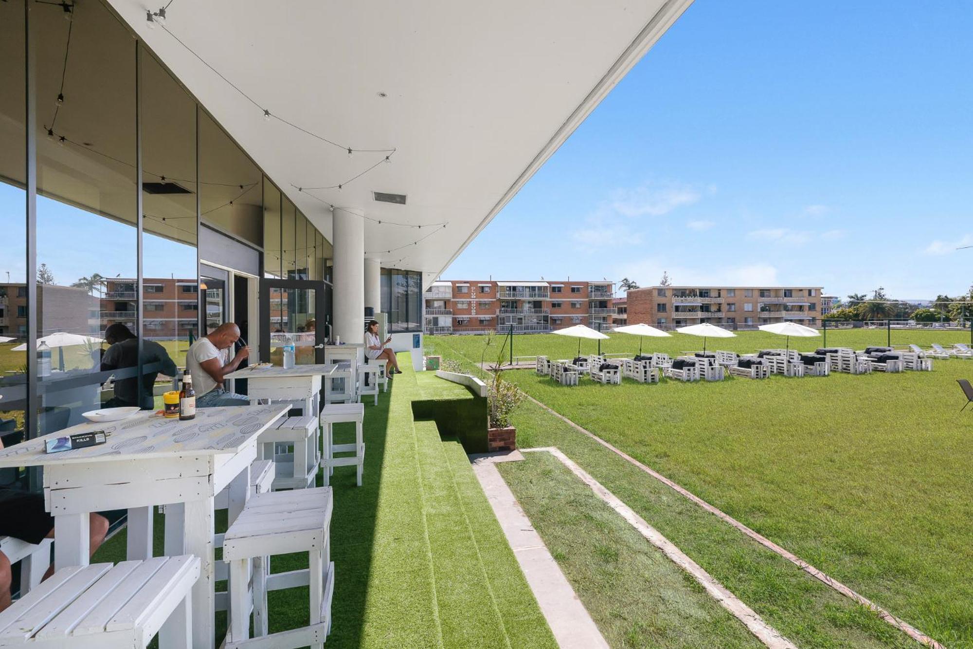 Tequila Sunrise Podstel Hostel Gold Coast Exterior photo